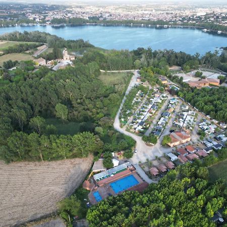 Camping Bungalow El Llac De Banyoles Porqueres Exterior foto