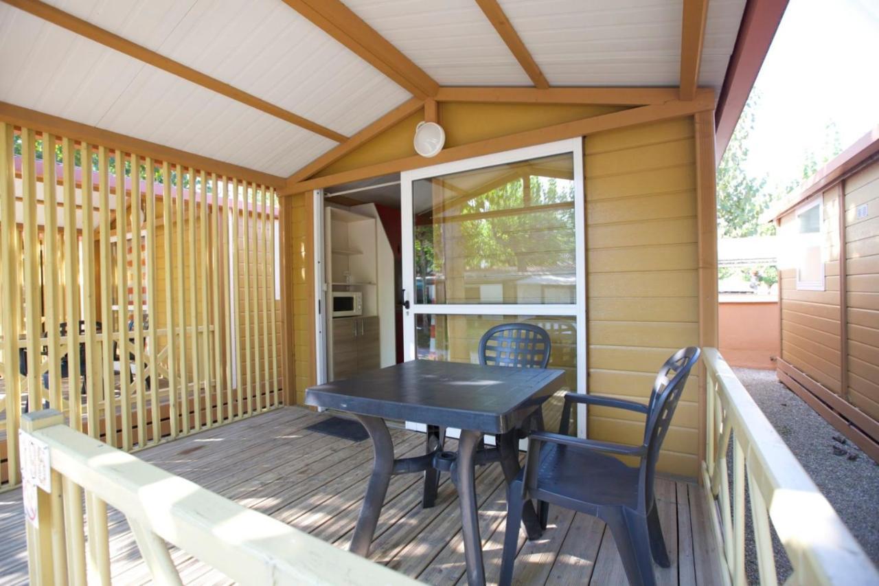 Camping Bungalow El Llac De Banyoles Porqueres Exterior foto